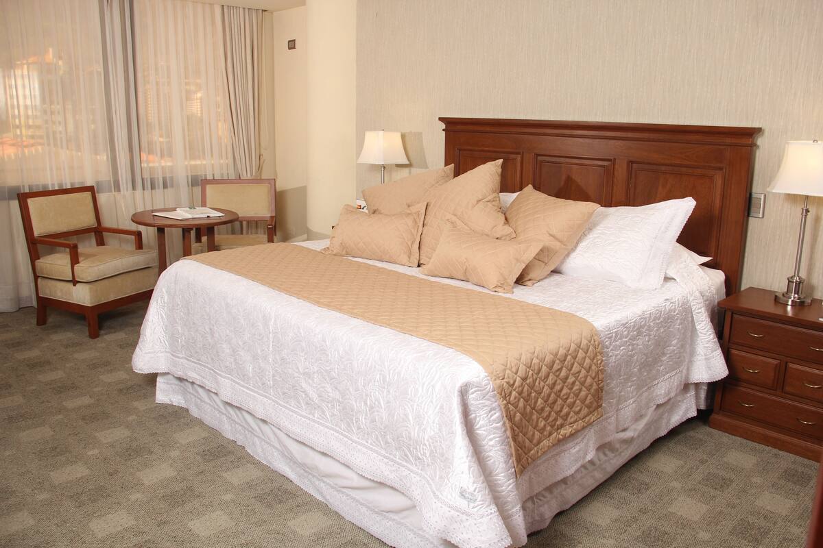 Executive Double Room | Premium bedding, minibar, in-room safe, desk
