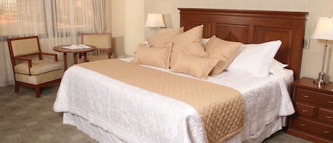 Executive Double Room | Premium bedding, minibar, in-room safe, desk