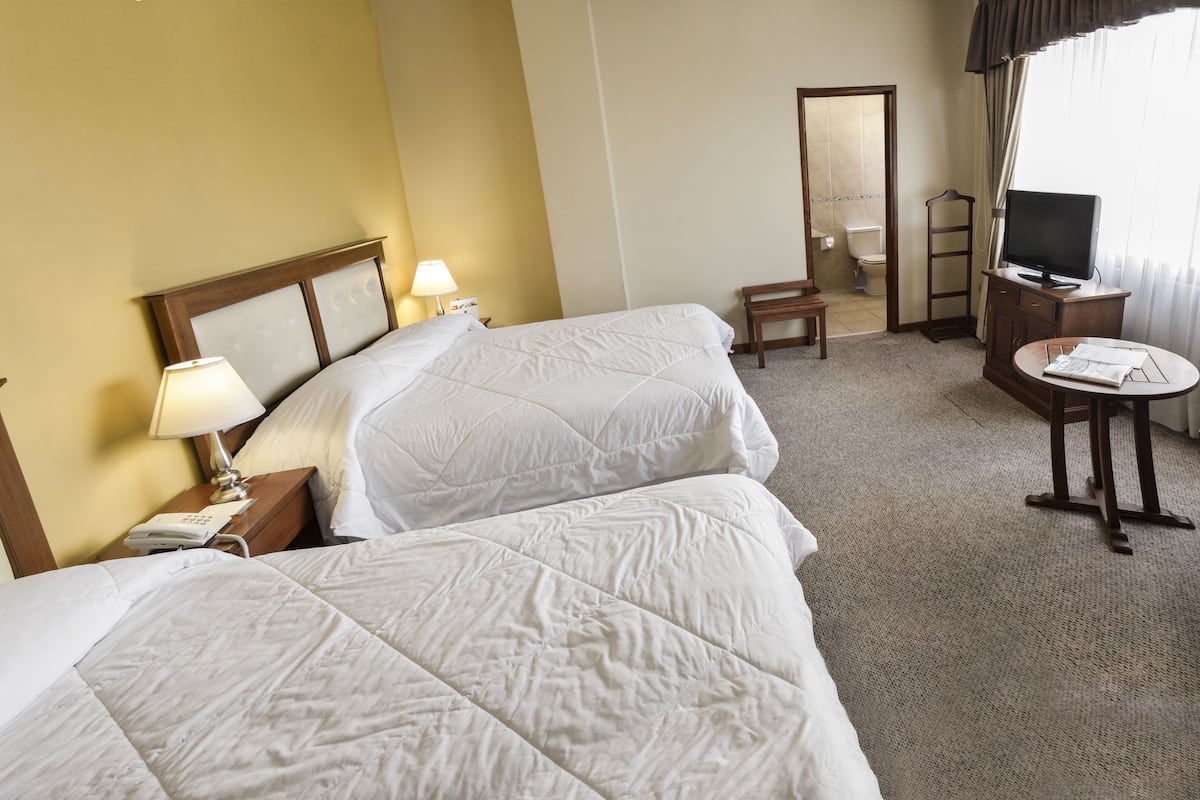 Family Room | Premium bedding, minibar, in-room safe, desk
