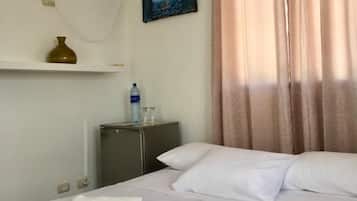 Habitación superior, 1 habitación, vistas a la piscina | Wifi gratis