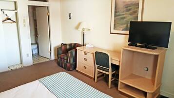 Standard Room, 1 Queen Bed, Kitchenette | View from room