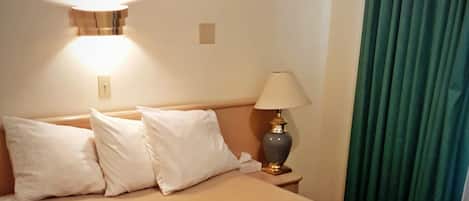 1 chambre, bureau, accĂšs au Wi-Fi (inclus), literie fournie