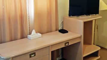 1 bedroom, desk, free WiFi, bed sheets