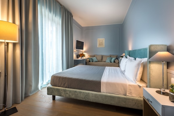 1 bedroom, Egyptian cotton sheets, premium bedding, down duvets