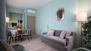Superior Apartment, Kitchenette | Egyptian cotton sheets, premium bedding, down comforters
