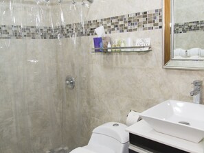 Economy Room, Multiple Bedrooms, No Windows | Bathroom | Free toiletries, towels