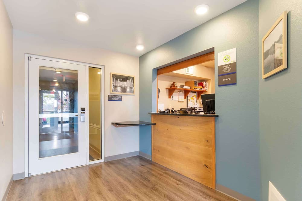 Extended Stay America Select Suites - Kansas City - Stadium