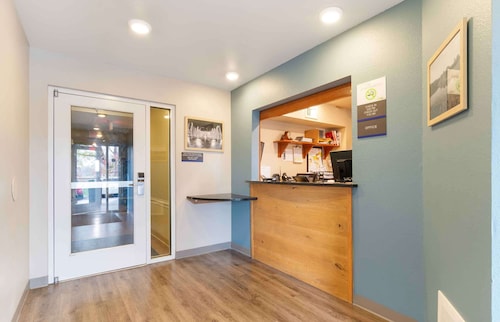 Extended Stay America Select Suites - Kansas City - Stadium