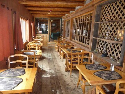The Twin Lakes Inn