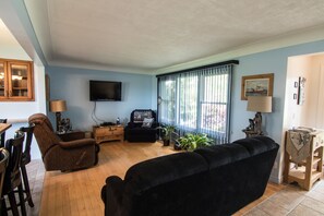 Apartment, 2 Bedrooms, Kitchen | Living area