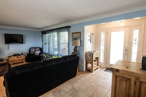 Apartment, 2 Bedrooms, Kitchen | Living room