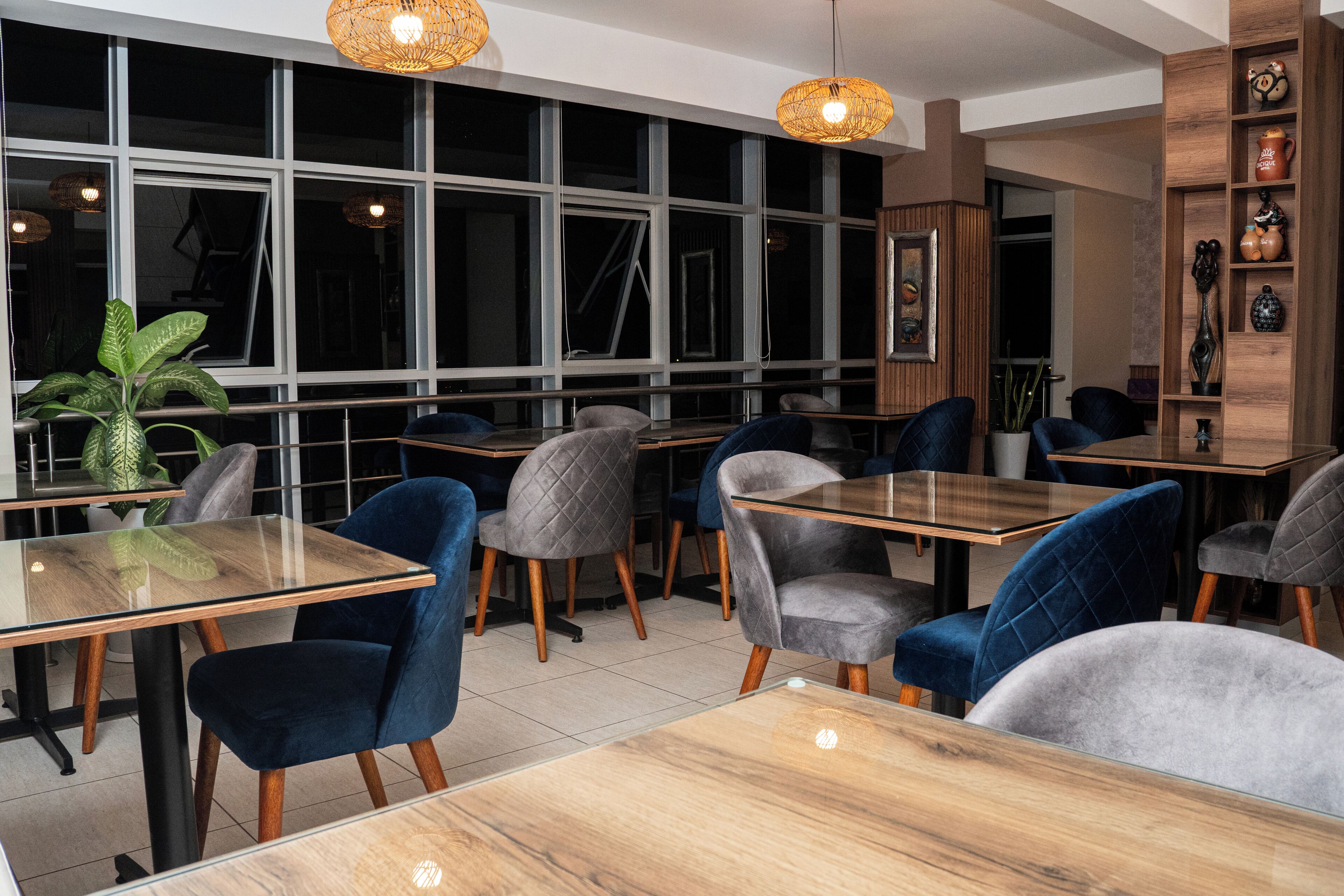 Der serveres morgenmad