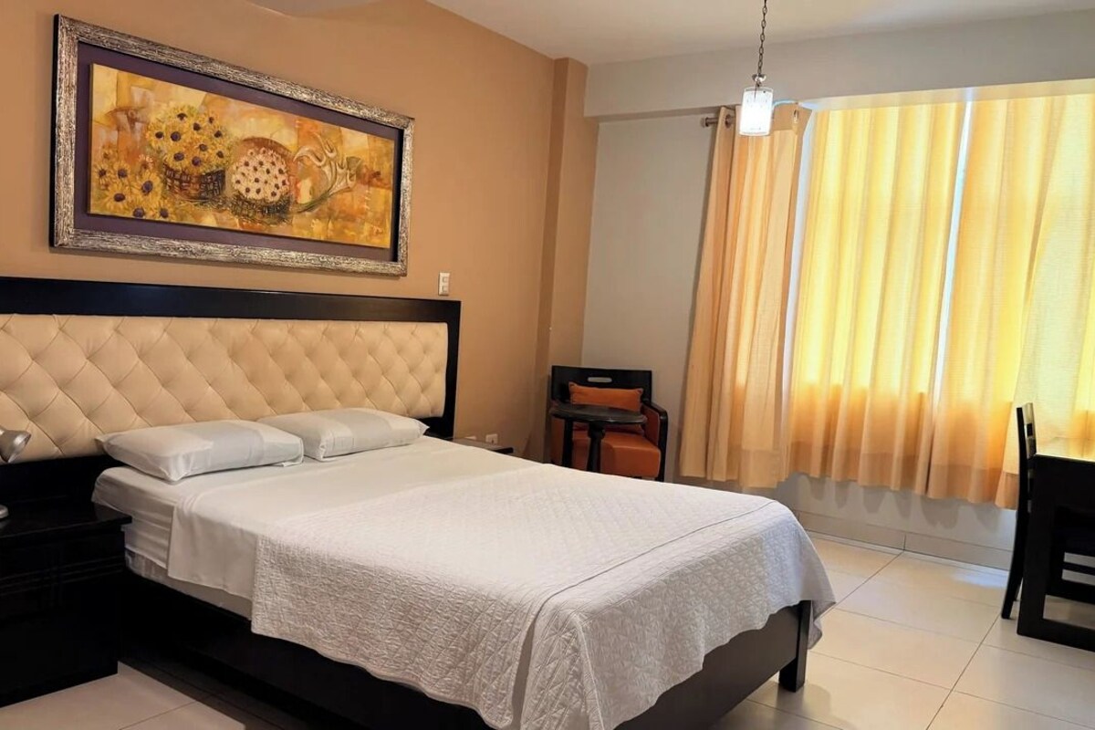 Minibar, desk, WiFi (free), bed sheets