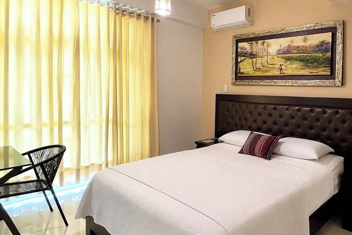 Single Room | Minibar, desk, WiFi (free), bed sheets