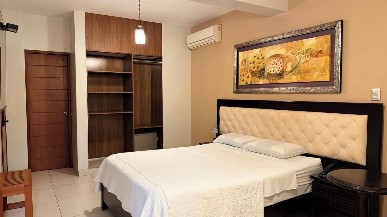 Photo - El Cacique Hotel