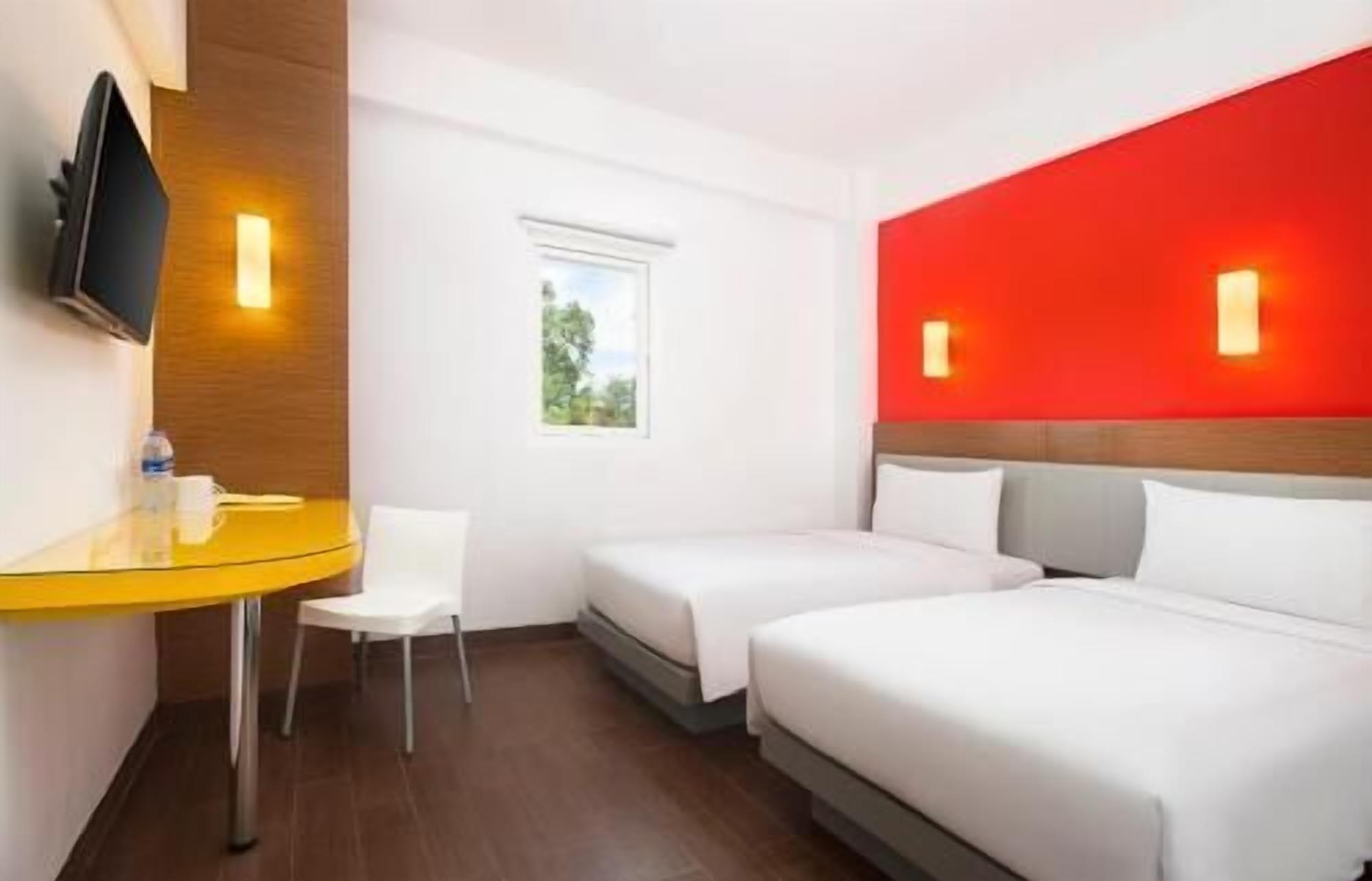 In-room safe, desk, free WiFi, bed sheets