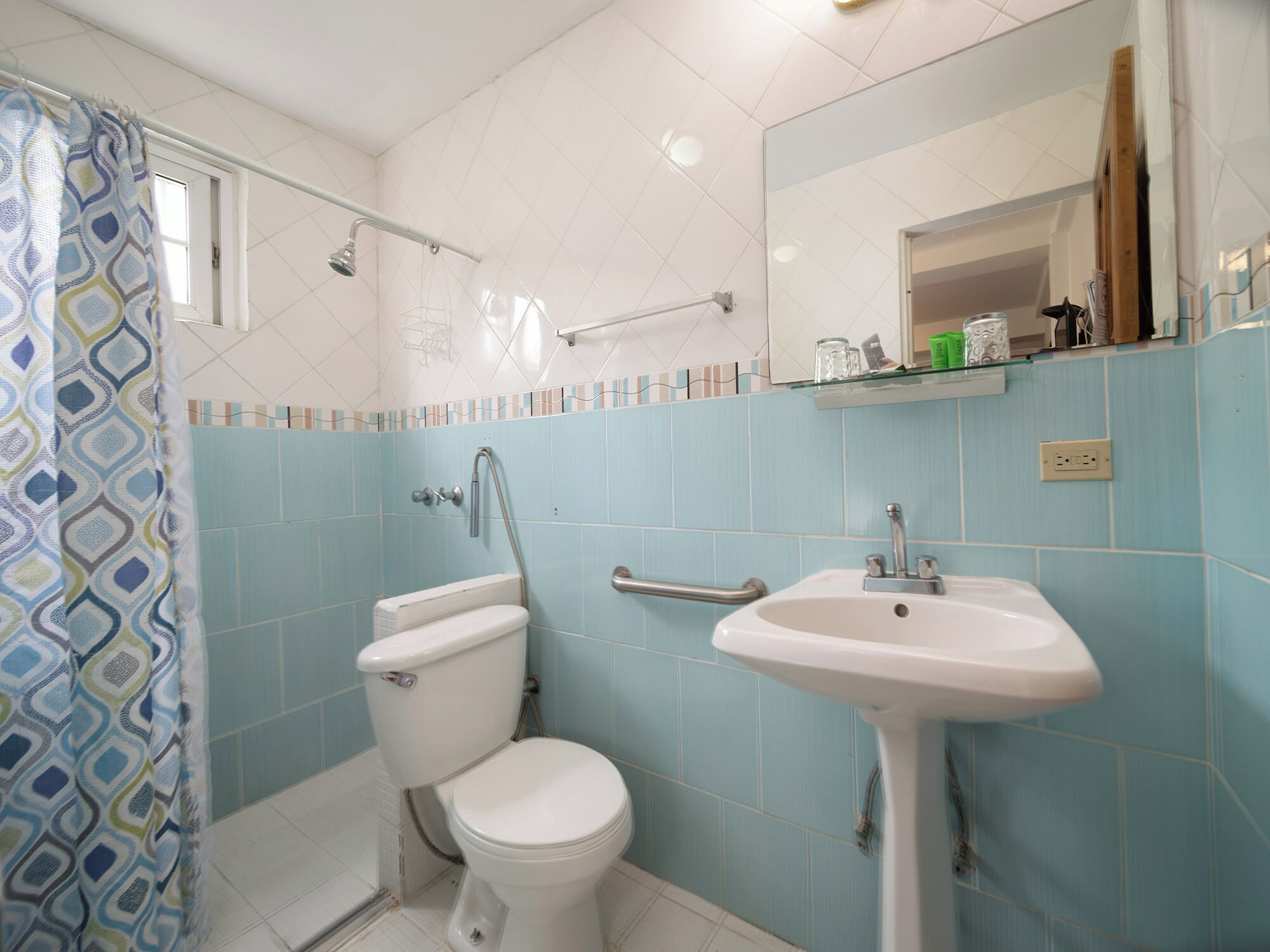 double room, 2 double beds | bathroom | shower, free toiletries, towels