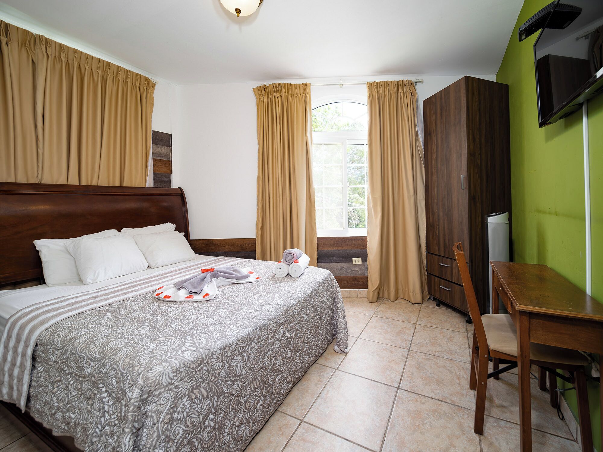 standard single room, 1 double bed, mountain view | blackout curtains, rollaway beds, free wifi, bed sheets