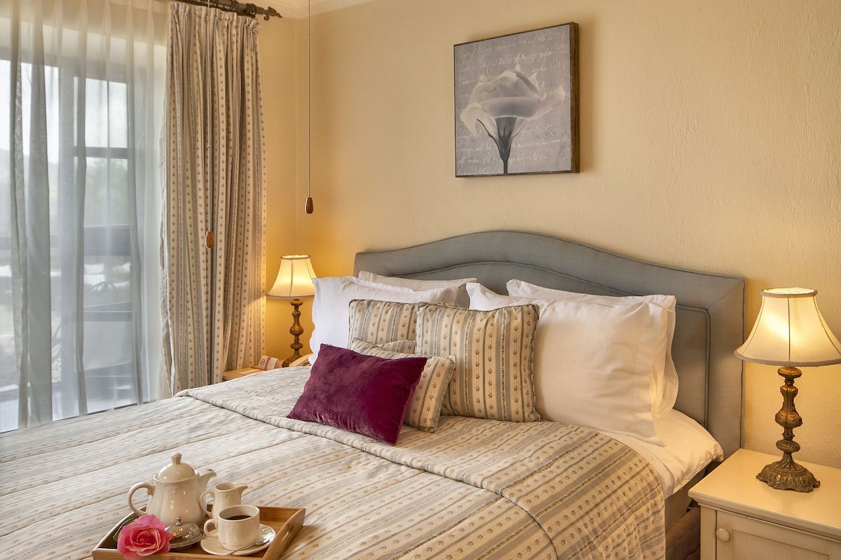 Mansion, Vineyard View | Minibar, in-room safe, soundproofing, free WiFi