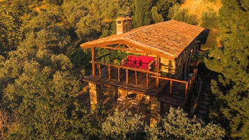 Vineyard House,Vineyard View | Minibar, in-room safe, soundproofing, free WiFi