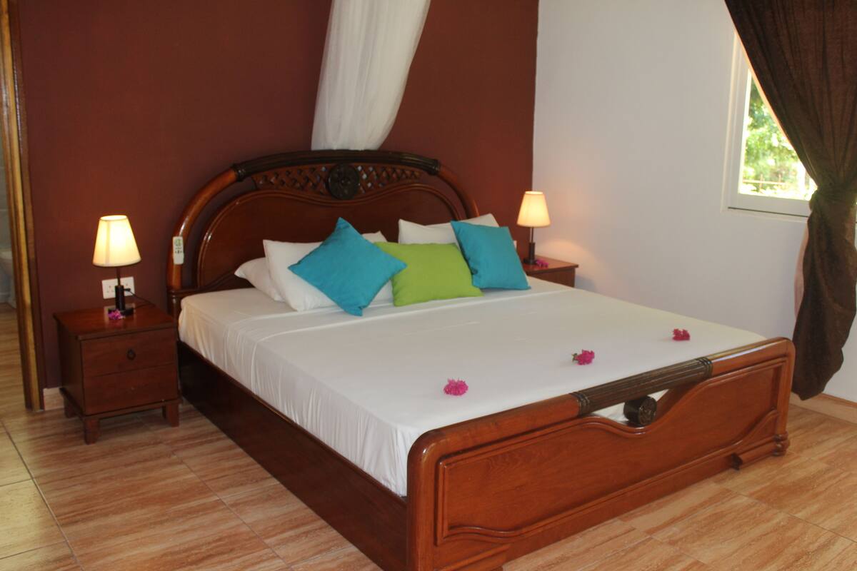Superior Chalet | 1 bedroom, desk, blackout drapes, cribs (free)