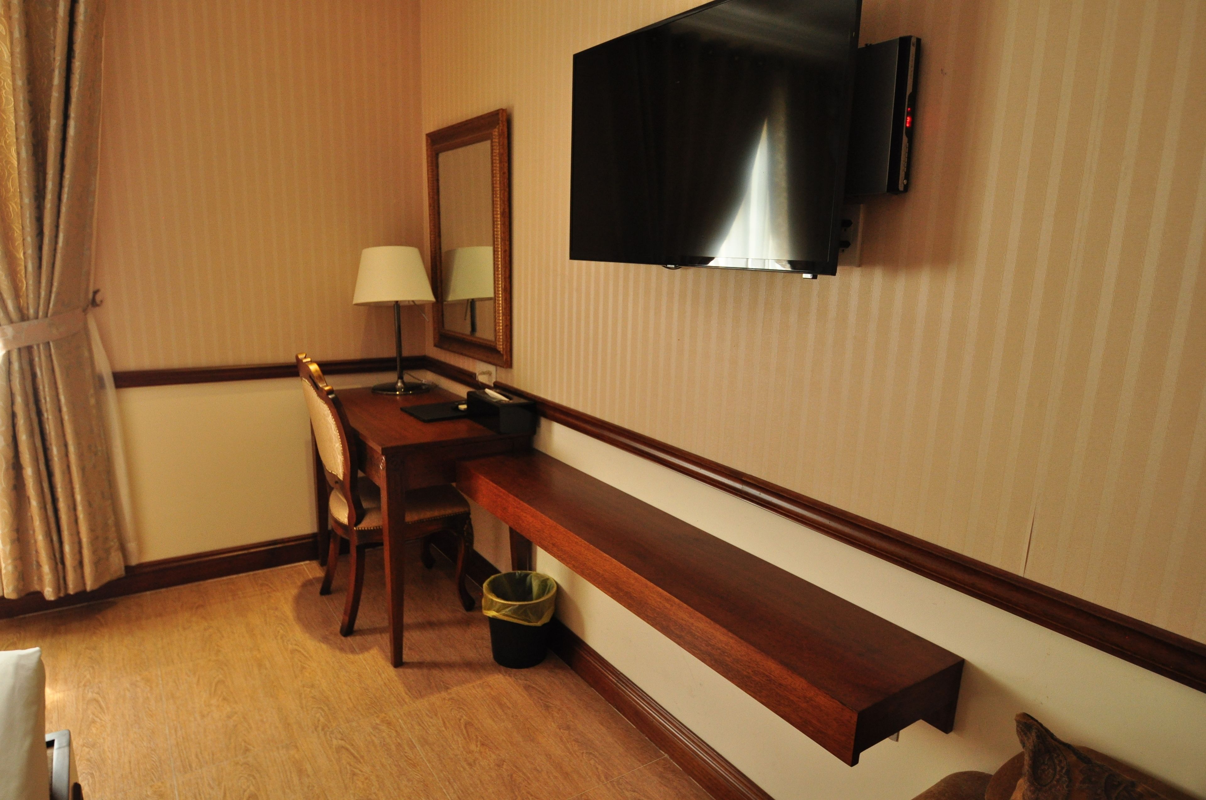 deluxe twin room | bathroom | shower, hair dryer, slippers, towels