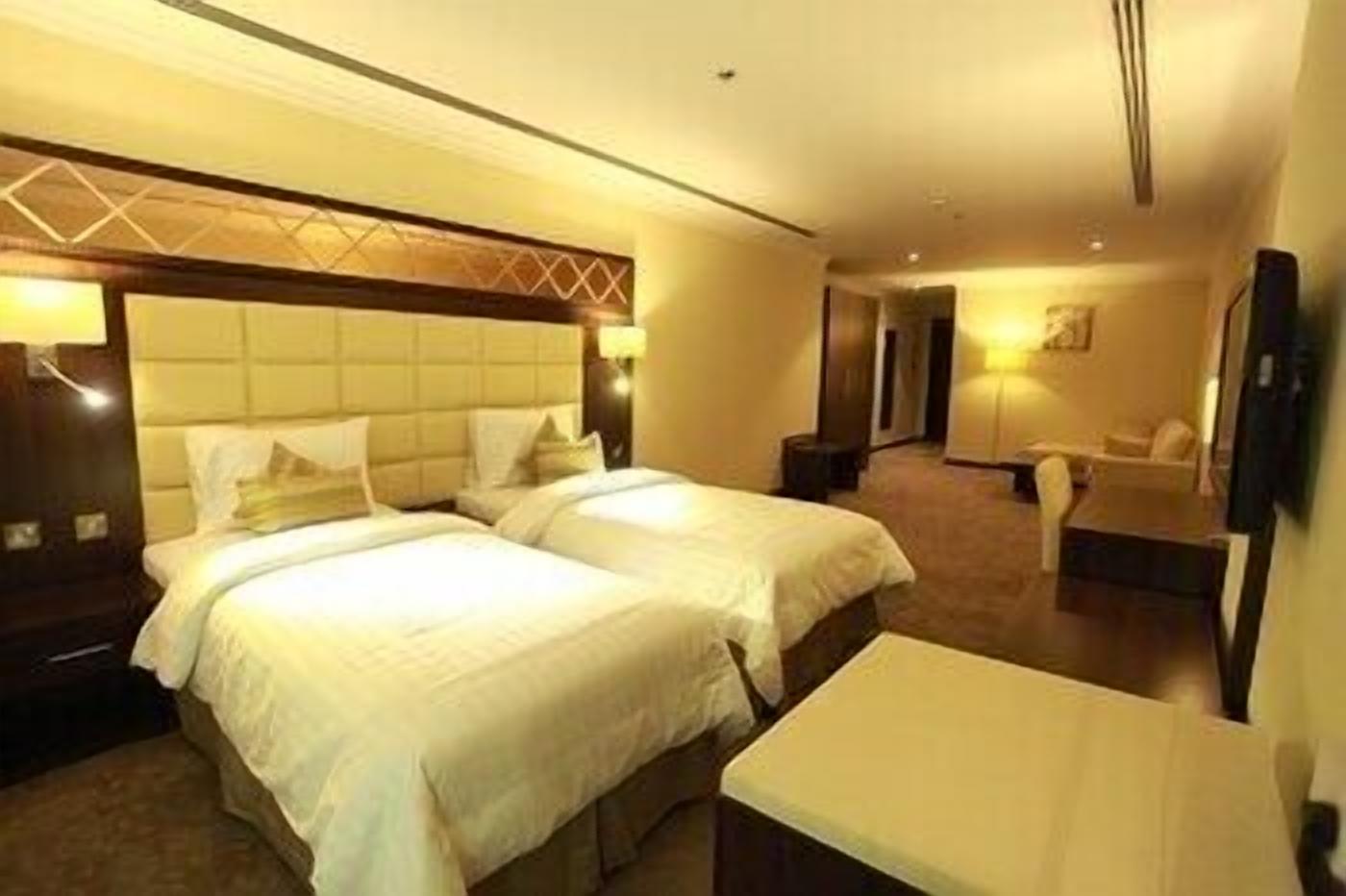 Minibar, in-room safe, desk, iron/ironing board
