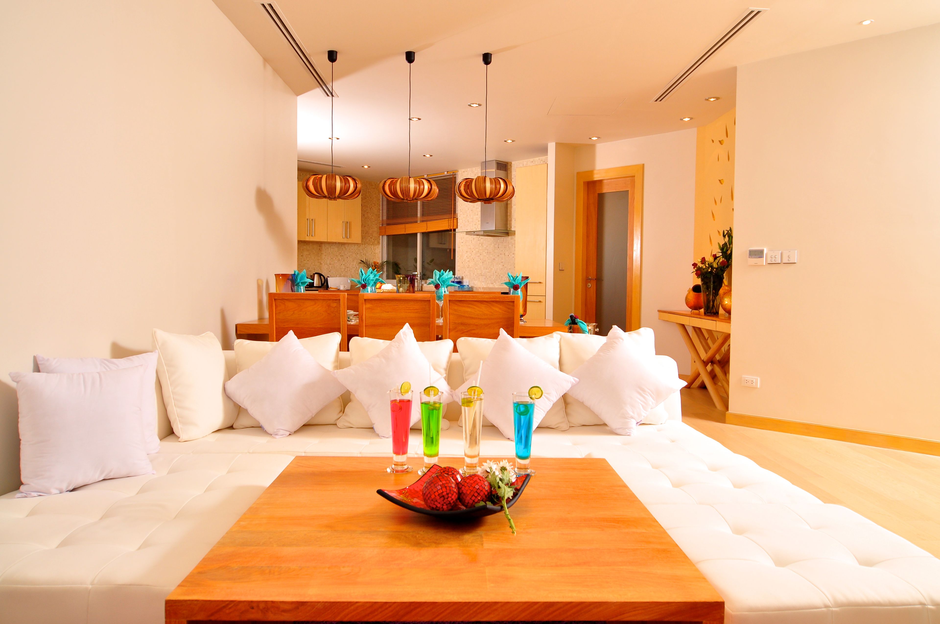 32-inch lcd tv with cable channels, tv, dvd player