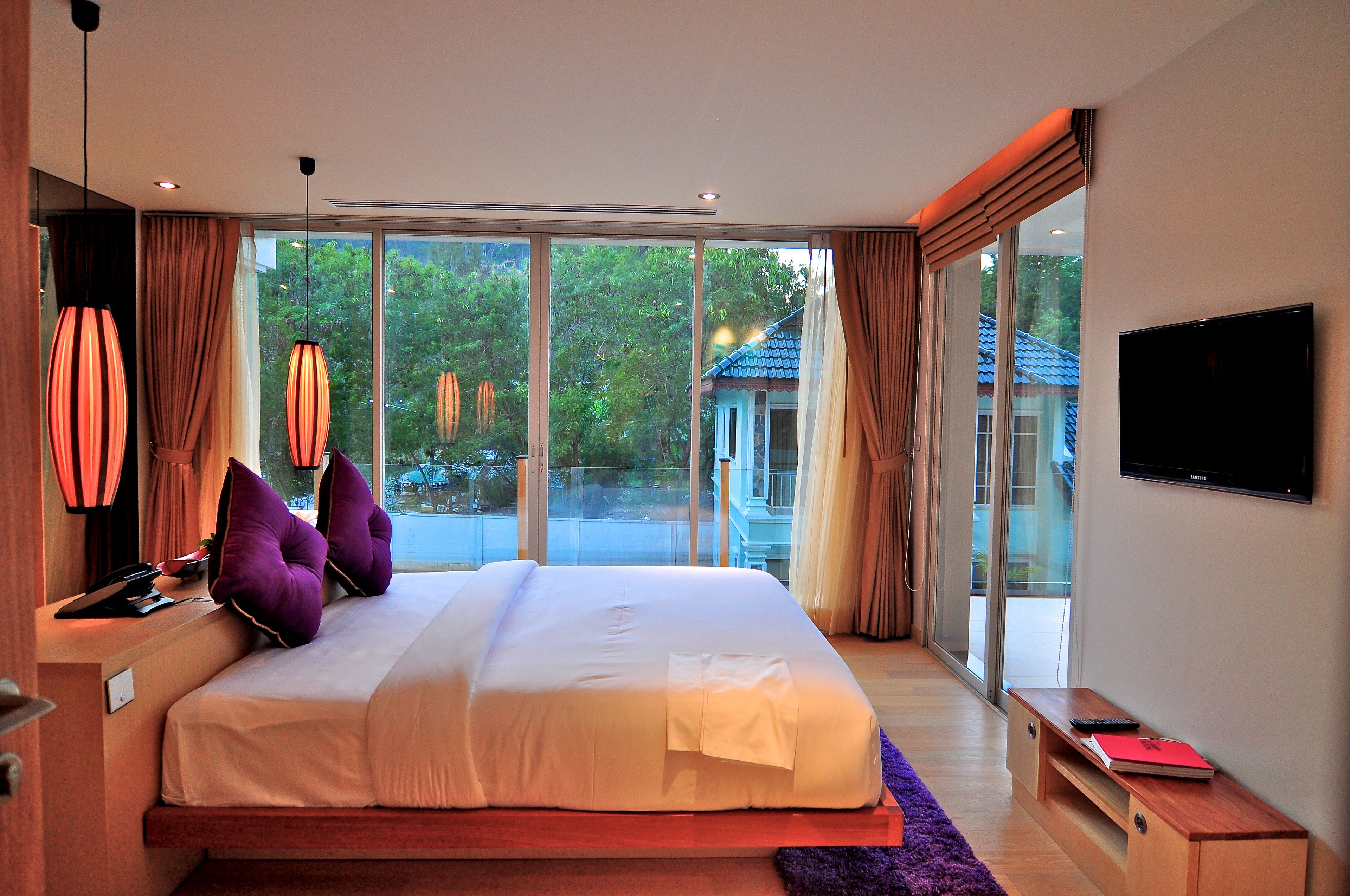 minibar, in-room safe, desk, blackout curtains