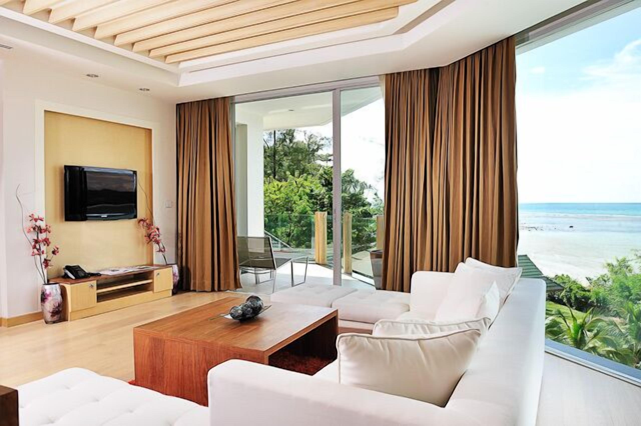 32-inch lcd tv with cable channels, tv, dvd player