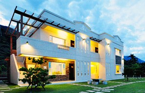 Front of property - Cai Feng B&B (Ji'an)