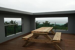 Outdoor dining - Bowoohill (Seogwipo)