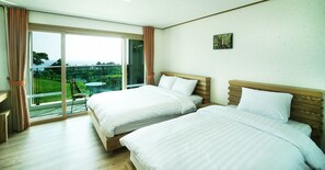 Deluxe Twin Room, Kitchen - Bowoohill (Seogwipo)