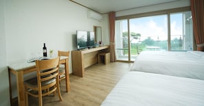 Deluxe Twin Room, Kitchen | Free WiFi