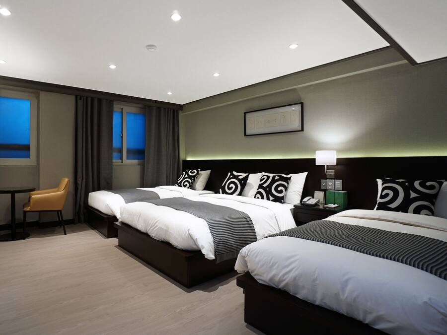 Iron/ironing board, free WiFi