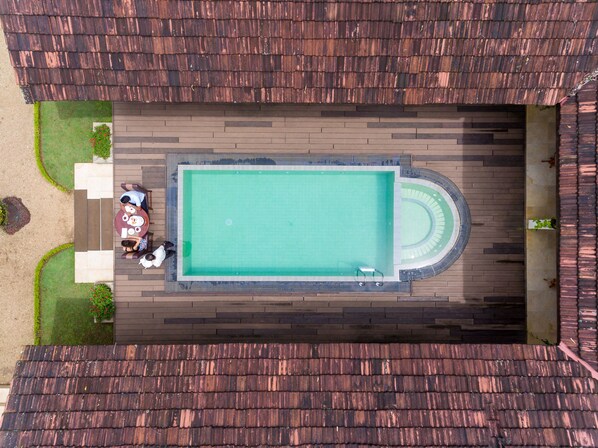 Alberca al aire libre 