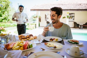 Daily full breakfast for a fee - Hanthana Boutique Villa by Amaya (Kandy)
