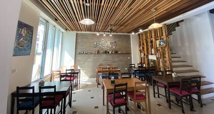 Happy Life Hostel