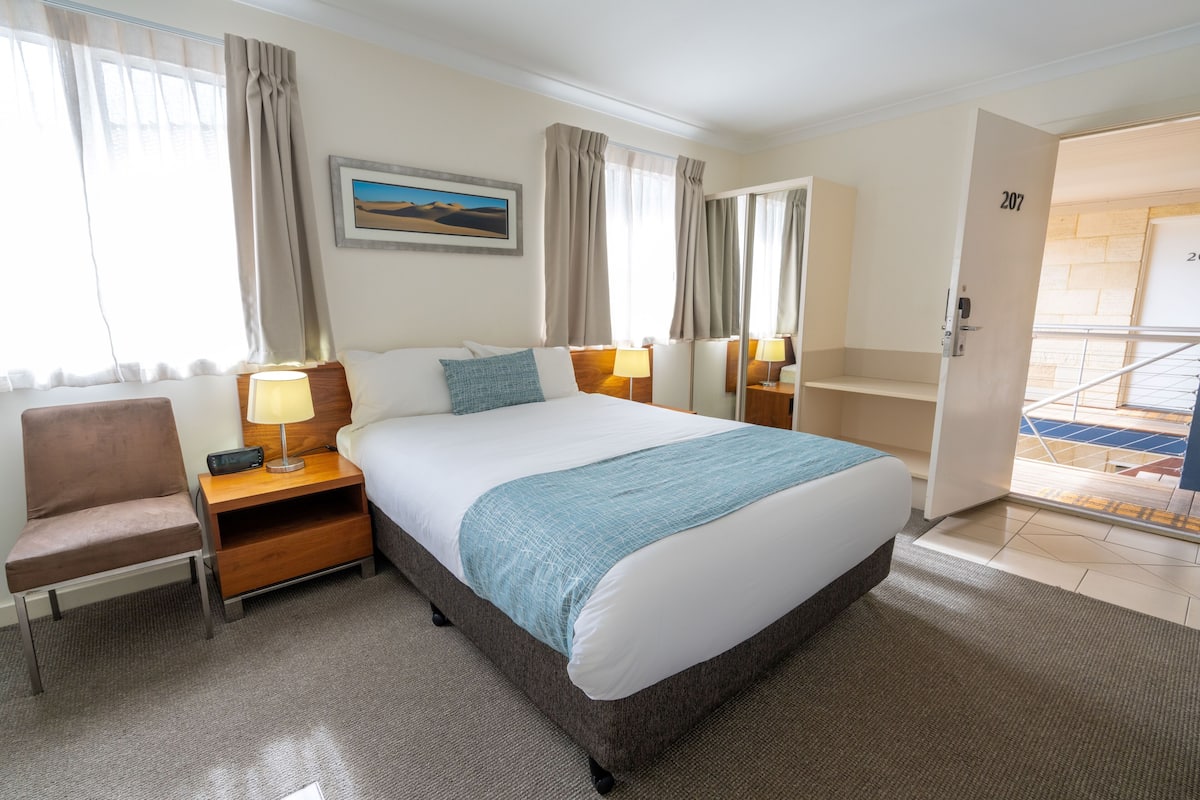 Studio (No Balcony) | Luxe beddengoed, een strijkplank/strijkijzer, gratis wifi, beddengoed
