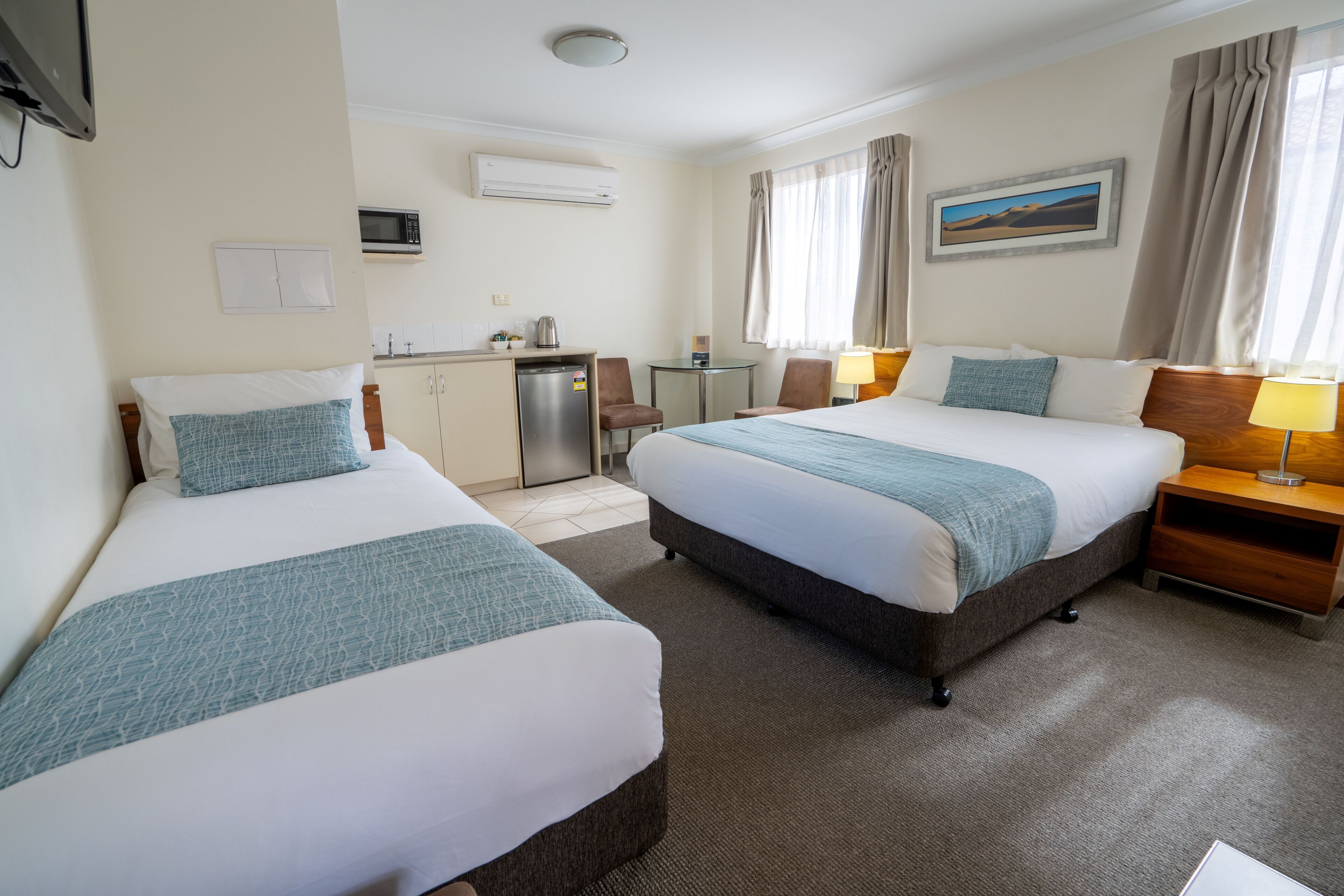 deluxe studio room | premium bedding, iron/ironing board, free wifi, bed sheets