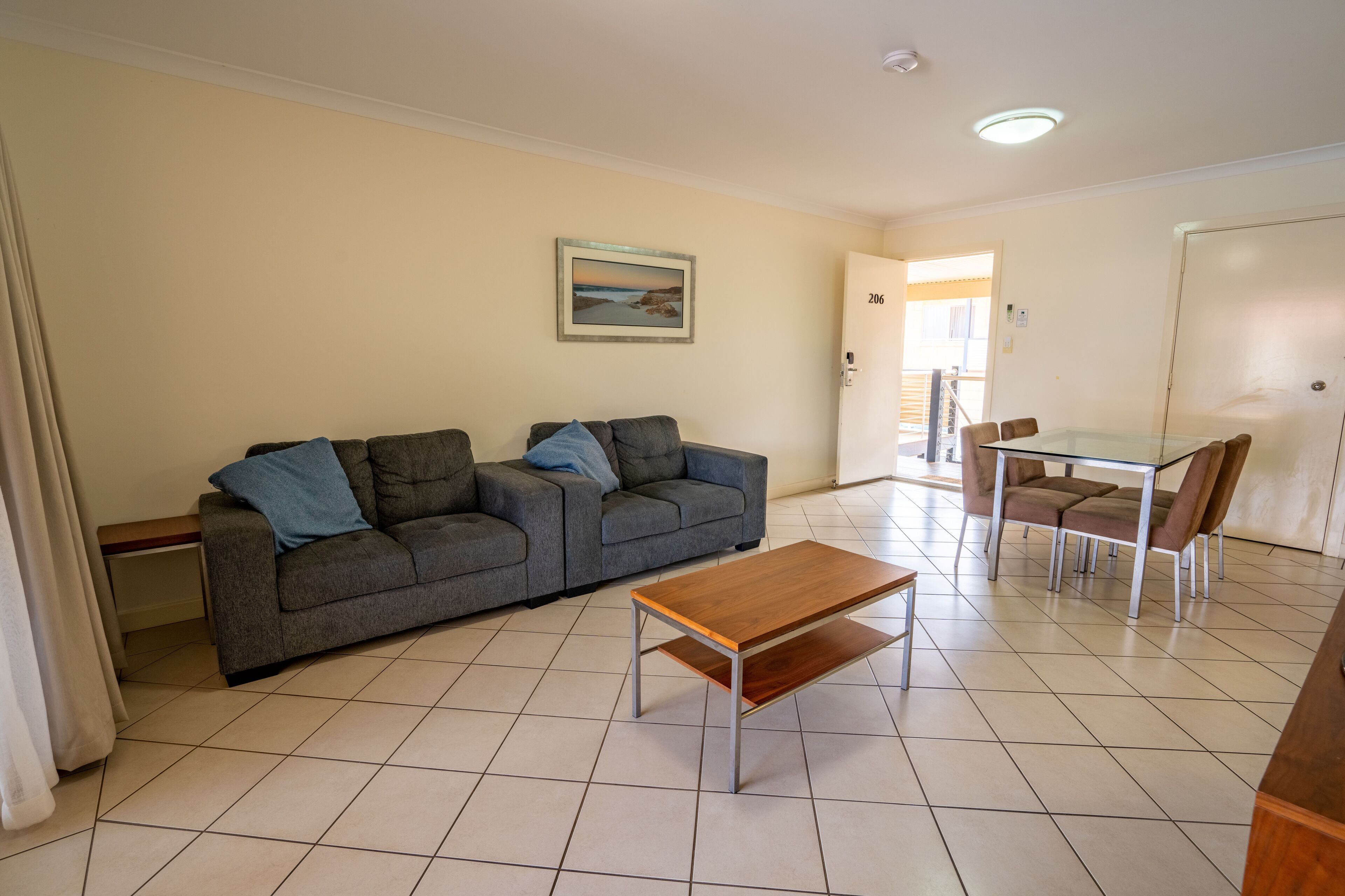 TV a schermo piatto 40 pollici con canali satellitari, TV