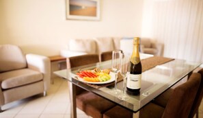 Executive Spa Suite | Premium bedding, blackout drapes, iron/ironing board, free WiFi