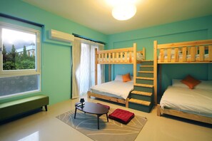 Family Room | Soundproofing, free WiFi