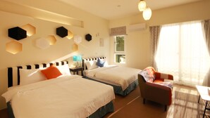 A hotel room with two beds, a sofa, and a window with curtains. - I'm Here B&B-Peng's family (Taitung)