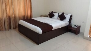 Standard Apartment, 1 Bedroom, City View | 1 bedroom, iron/ironing board, free WiFi