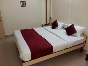 Standard Apartment, 1 Bedroom, City View | 1 bedroom, iron/ironing board, free WiFi