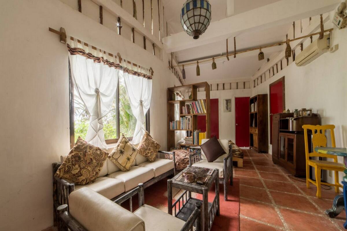 Bungalow | Blackout drapes, soundproofing