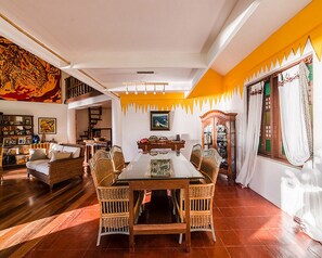 Blackout curtains, soundproofing - Bunzie's Cove (Tabogon)