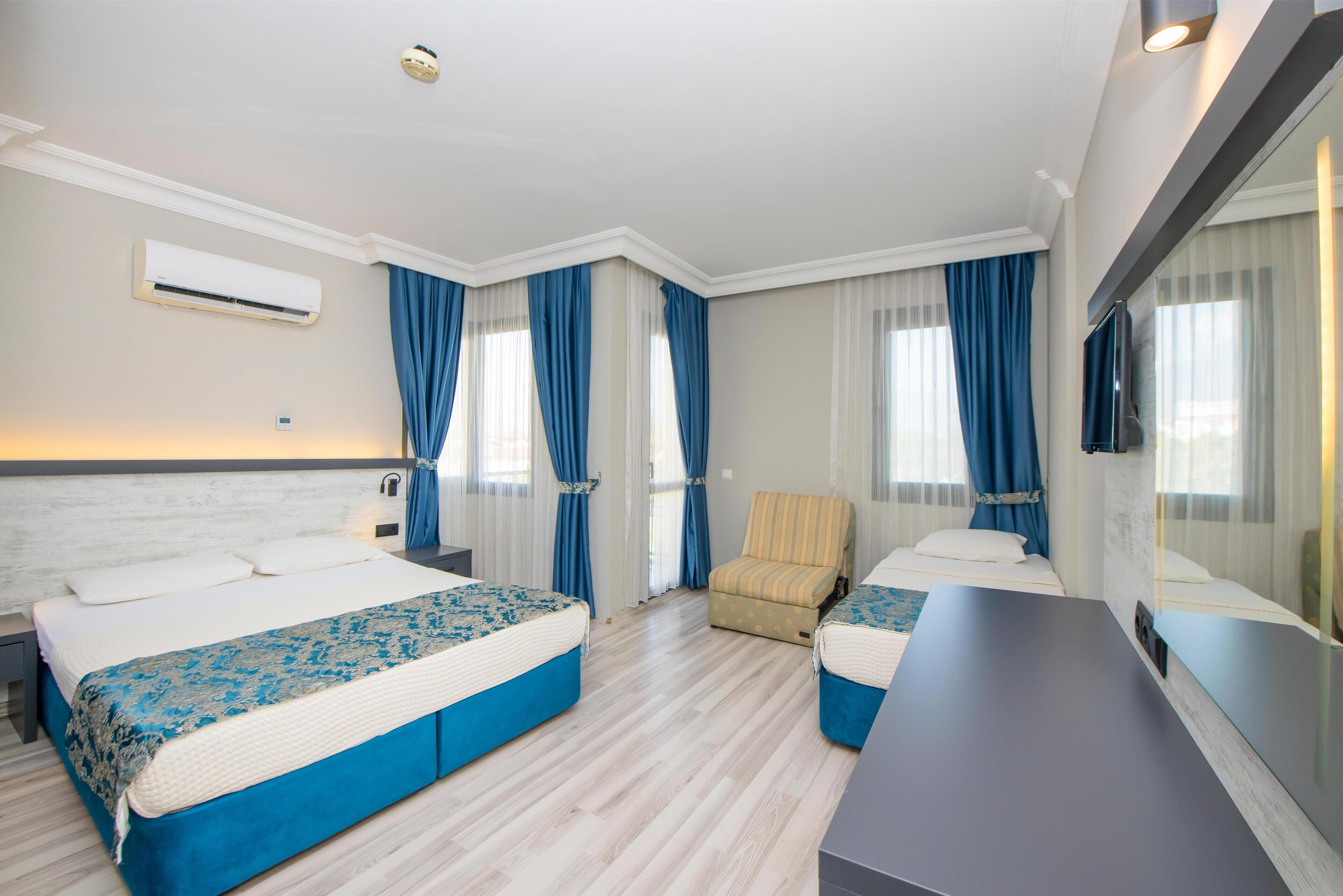Photo - Golden Moon Hotel