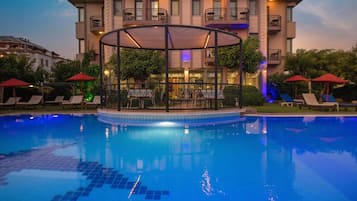 Piscine extérieure
